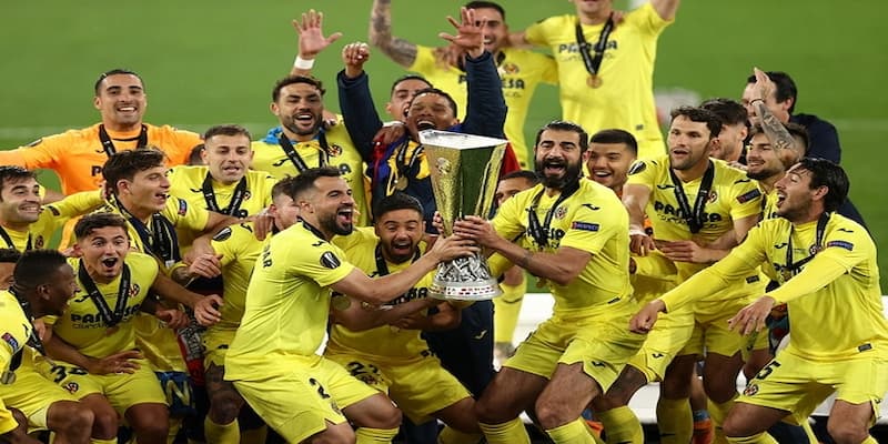 Villarreal giành được danh hiệu cấp châu Âu đầu tiên khi vô địch UEL 2020-21